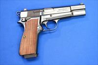 BROWNING HI-POWER 9mm w/NIGHT SIGHTS, BOX & 2 MAGS