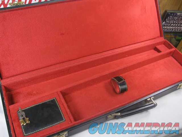 8062  Winchester Black Shotgun case with red interior, Will take up to 27.5  barrels. Img-4