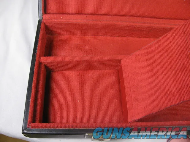 8062  Winchester Black Shotgun case with red interior, Will take up to 27.5  barrels. Img-6