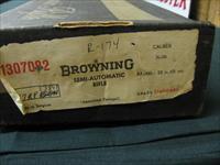 7426 Browning BAR 30-06 22 inch barrel,MFG BELGIUM 1970s NEW IN BOX WITH BOOKLET, UNFIRED, NOT A MARK ON IT. S/N 137rp13841. A++ walnut. Browning butt plate. hooded front site, serialized to end cap of box... dont miss this time capsule su Img-2