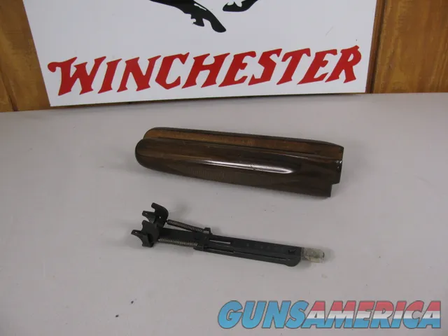 8100 Winchester 101 12 gauge forearm, with iron latch, clean, does have some handling marks Img-1