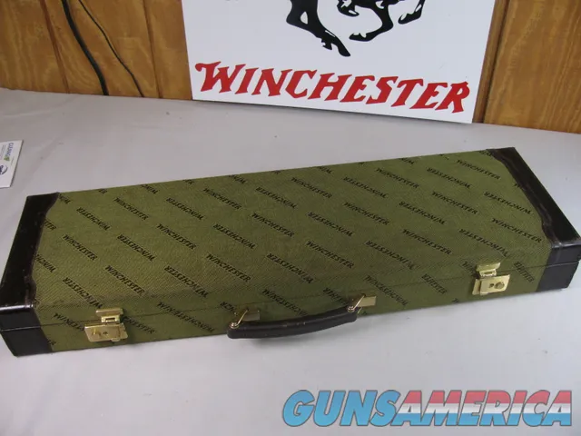 8825 Winchester Green Hard trunk style case, T