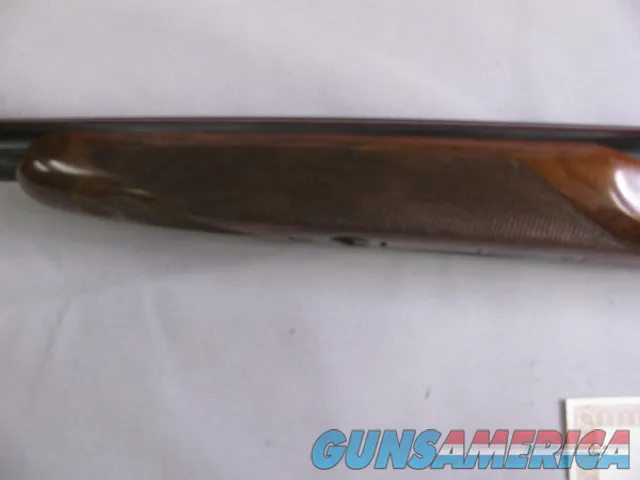 7748 Winchester 23 GRAND CANADIAN 20 gauge 26 barrels ic/mod,STRAIGHT GRIP, 100% original, ejectors, vent rib, single selet trigger,GOLD RAISED maple leaf engraved on bottom of receiver, engraved coin silver receiver, AAA+++FANCY FEATHER CR Img-4