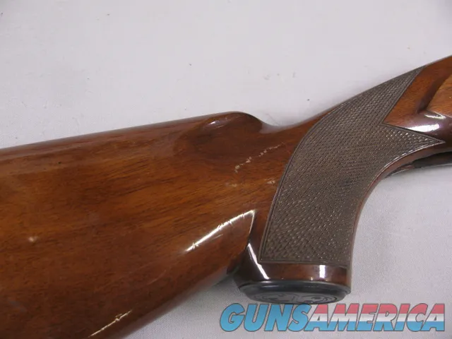 8110  Winchester 101 12 gauge stock, the wood measures 14 , with the pad it measures 15 , pistol grip.  Img-8