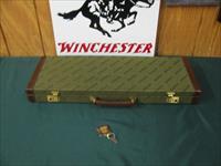 6750 Winchester 101 or 23 case will take 26 inch barrels,keys, leather trimmed.NEW OLD STOCK. Img-1