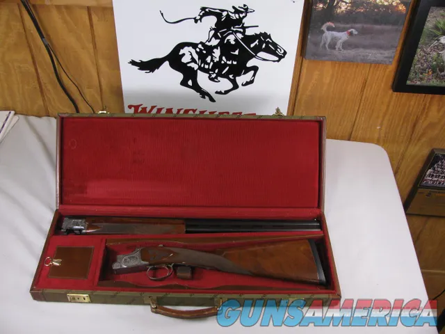 7846  Winchester 101 Quail Special 28 gauge 26 inch barrels screw in chokes, comes with 2 chokes IC,S, vent rib ejectors 3 Quailpointer engraved coin silver receiver, fleur-des-lies checkering, 14  LOP All original in Winchester Case,96 Img-1
