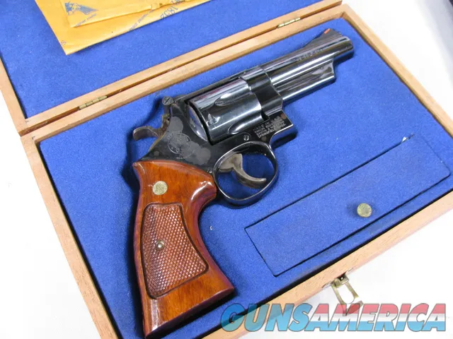 7943  Smith and Wesson  25-5, 45 Long Colt, Goncalo Alves Grips, Blue Finis Img-2