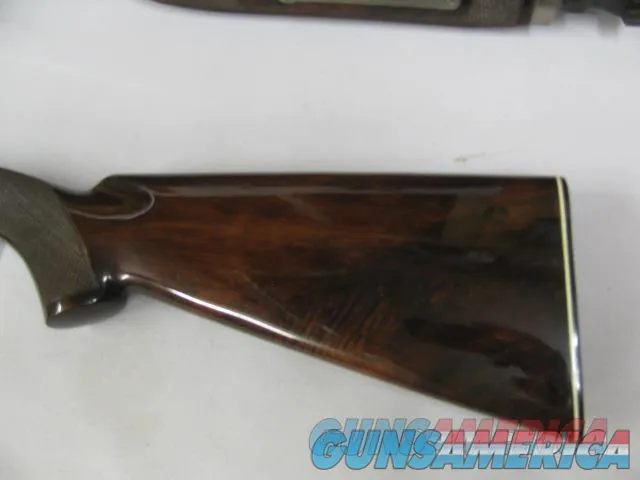 7529 Winchester 101 Pigeon 20 gauge 27 inch barrels skeet, ejectors, 2 white beads, dark walnut, rose and scroll engraved with diamond tip tools, this is the early much sought after one, 99% condition, correct Winchester case, Winchester bu Img-4