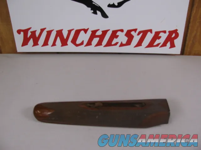 8117 Winchester Model 23 20 Gauge Light Duck forearm, has some chips on the top, see pictures Img-1