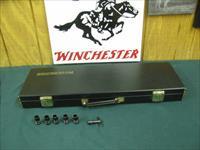 6925 Winchester 101 Lightweight 12 gauge, 27 inch barrels, 6 Winchester screw in flush chokes,key, wrench,correct Winchester case,Winchester butt pad, ALL ORIGINAL,coin silver receiver with quail/pheasant engraved hunting scene,bores brite  Img-1