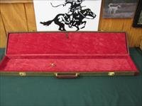 6689 Winchester Rifle case--RARE-- will take 38 inch overall, original keys included. has top full length compartment for accessories or targets and bottom compartment for the rifle. THIS IS ONE RARE WINCHESTER RIFLE CASE. Img-4