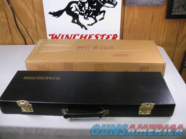 7956  Winchester Shotgun case with red interior, Has a key and Original Box Img-1