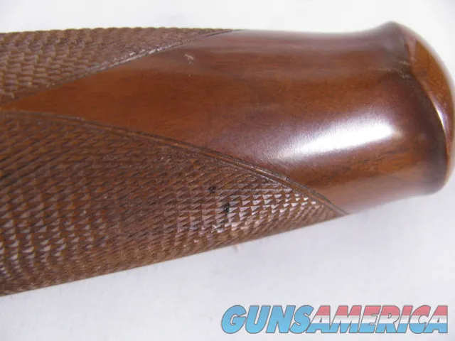 8120 Winchester Grand European 12 Ga over 270, Forearm, very rare gun so the forearms are rare. Clean wood. Img-4