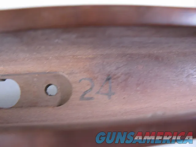8120 Winchester Grand European 12 Ga over 270, Forearm, very rare gun so the forearms are rare. Clean wood. Img-9