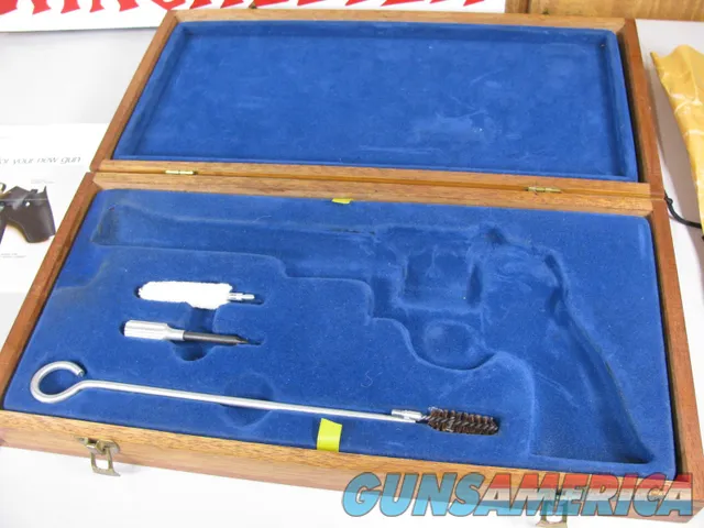 7796 Smith and Wesson 29-3, 44 MAG, MFG 1982, 8 33" Barrel, Blued, Wood pr