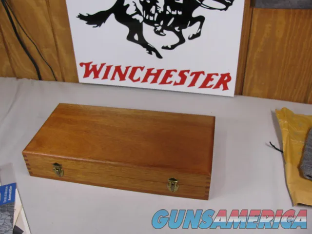 7796 Smith and Wesson 29-3, 44 MAG, MFG 1982, 8 33" Barrel, Blued, Wood pr