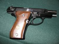 7438 Browning BDA 380 4 inch barrel 98 shells, 99% condition. fixed sites, 2 mags, medallion wood grips. just like new. Img-5