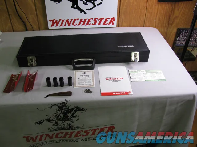 7713 Winchester 101 LIGHTWEIGHT 12 gauge 27 inch barrels, 6 winchokes sk ic m im f xf wrench choke pouches, Winchester pamphlets, keys, Correct Winchester case, 2 white beads, ejectors, pistol grip, Winchester pad, 100% all original, 99.9%  Img-1