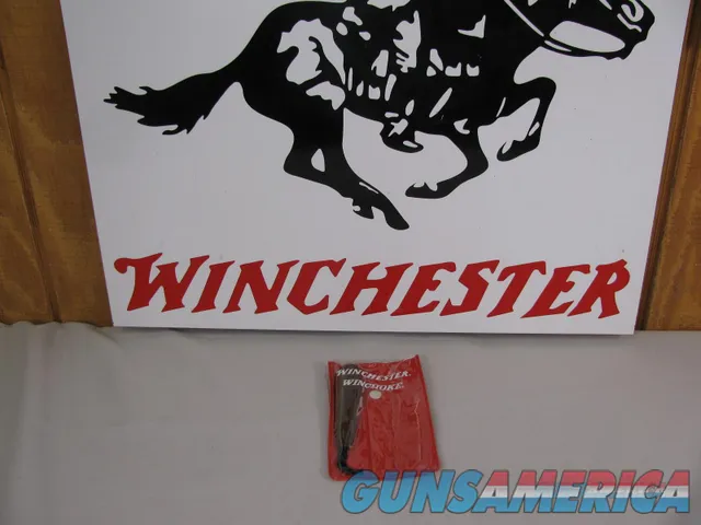 7836  Winchester wood handled chokes wrench and Winchester choke bag-NOS- These are in fantastic condition. Finish off your collectible shotgun  Img-1