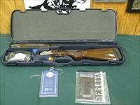 6960 Beretta 686 Onyx DUCKS UNLIMITED 2009 BANQUET shotgun NEW IN CASE,unfired, 28 gauge 28 inch barrels GOLD DU LOGO BOTTOM OF RECEIVER,ic,mod full chokes, all papers A+ Walnlut. only 2400 were made for DU. 4 GOLD DUCKS ON RECEIVER, a beau Img-2