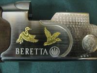 6960 Beretta 686 Onyx DUCKS UNLIMITED 2009 BANQUET shotgun NEW IN CASE,unfired, 28 gauge 28 inch barrels GOLD DU LOGO BOTTOM OF RECEIVER,ic,mod full chokes, all papers A+ Walnlut. only 2400 were made for DU. 4 GOLD DUCKS ON RECEIVER, a beau Img-6
