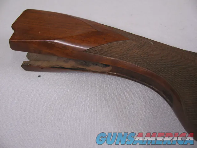8111  Winchester 101 20 Gauge stock, the wood measures 14  and with the pad it measures 15 .  Round knob, nice clean wood Img-5