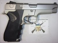 Smith & Wesson 5943