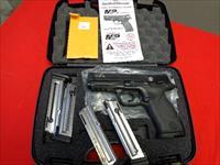 S & W M & P 22 MADE BY WALTHER ARMS IN GERMANY Img-1