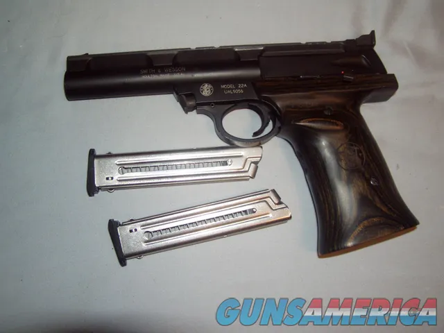 Smith & Wesson LIKE NEW  Model 22A  5.5 INCH BULL BARREL  TARGET SIGHT AND 
