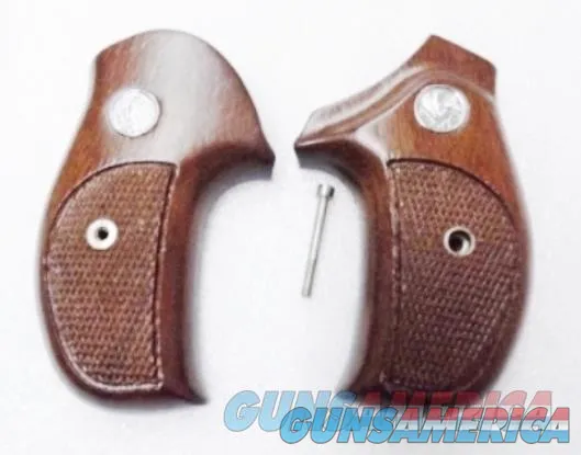 Sile Walnut Combat Grips modified for Taurus 85 94 605 941 series Size Revolvers Banana type 1980s will Not fit polymer frame revolvers New Old Stock 