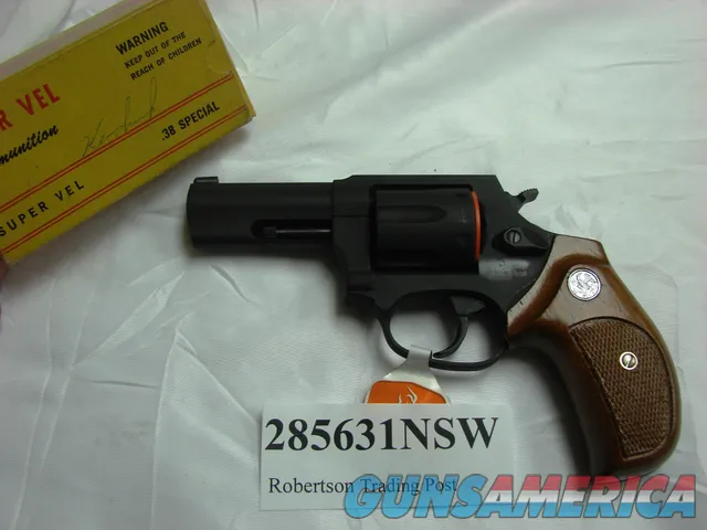 Taurus .38 model 856 Matte Blue 3 Walnut Grips Night Sight Revolver No Loc