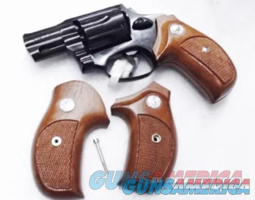 Sile Italian Walnut Combat Grips fitted to Rossi R352, R461, R462 1980s Banana type 