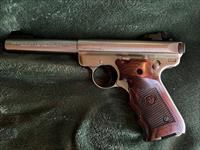 Ruger Stainless MKII Target 22 Cal Pistol 5  BBl Grips have been replaced with Laminated Target Grip Like new Excellent condition Img-2